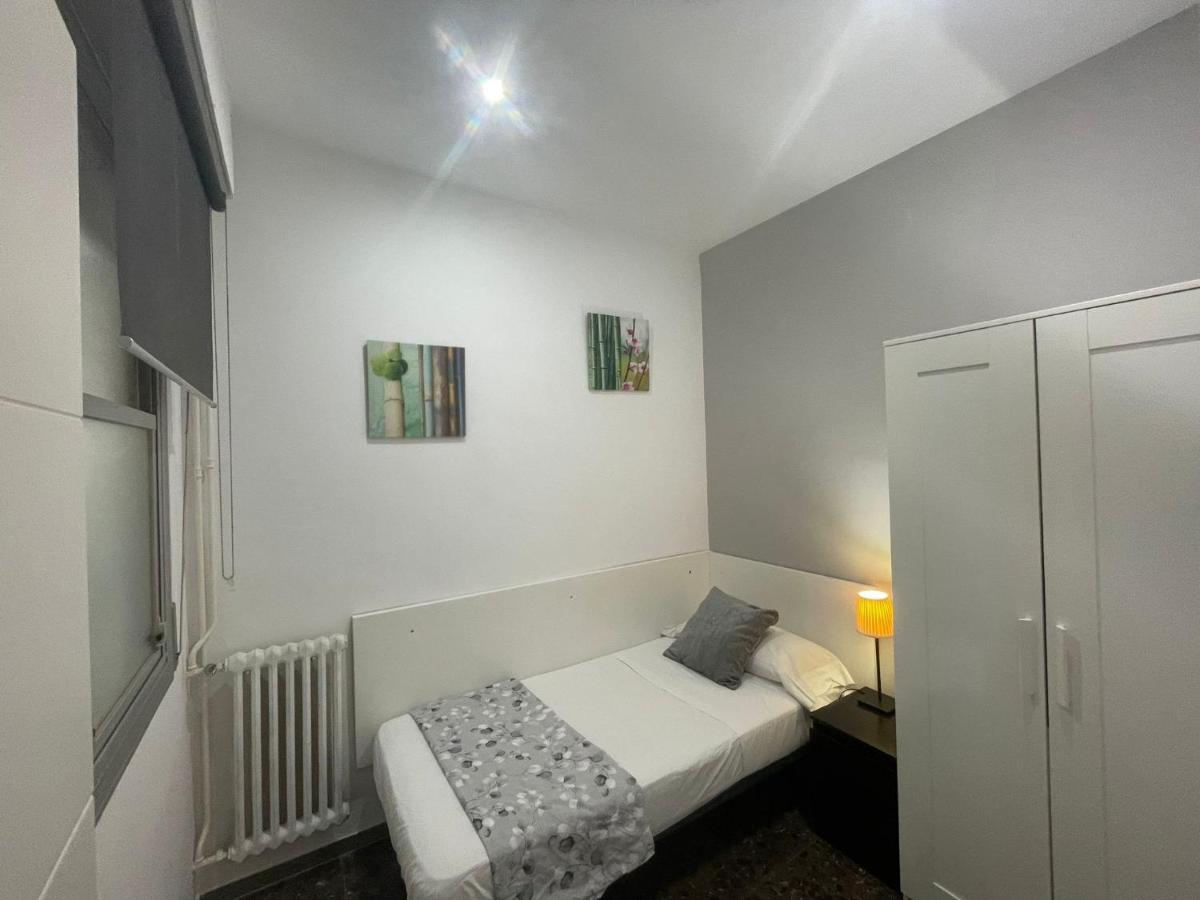 Family-Friendly Home In Central Barcelona 4Bdr Екстер'єр фото