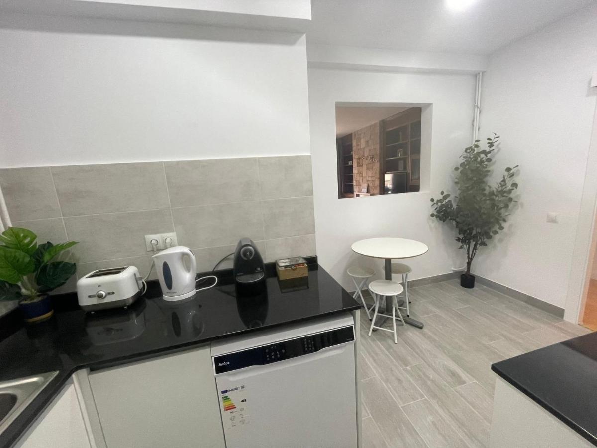 Family-Friendly Home In Central Barcelona 4Bdr Екстер'єр фото
