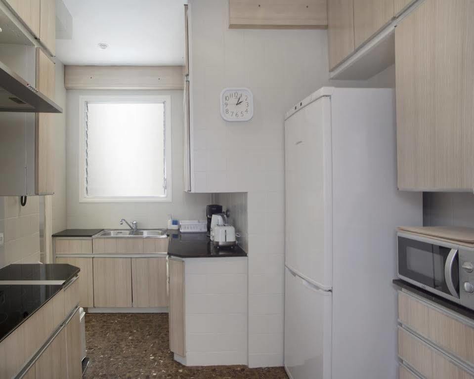 Family-Friendly Home In Central Barcelona 4Bdr Екстер'єр фото